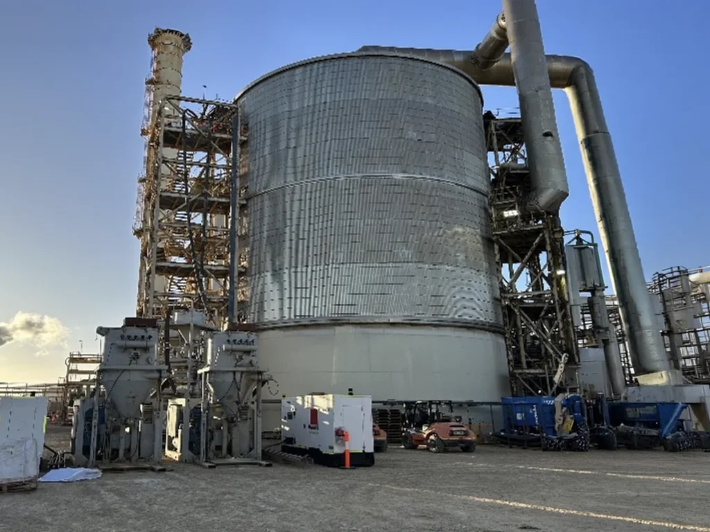 project featured-Converter Catalyst Change-Out Under Pressure